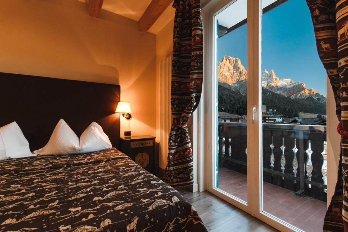 Hotel Savoia Dal 1924 San Martino Di Castrozza Bagian luar foto